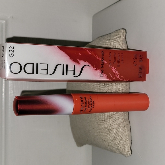 Shiseido Other - 🎉💜HP💜🎉Shiseido The Makeup Lip Gloss G22
